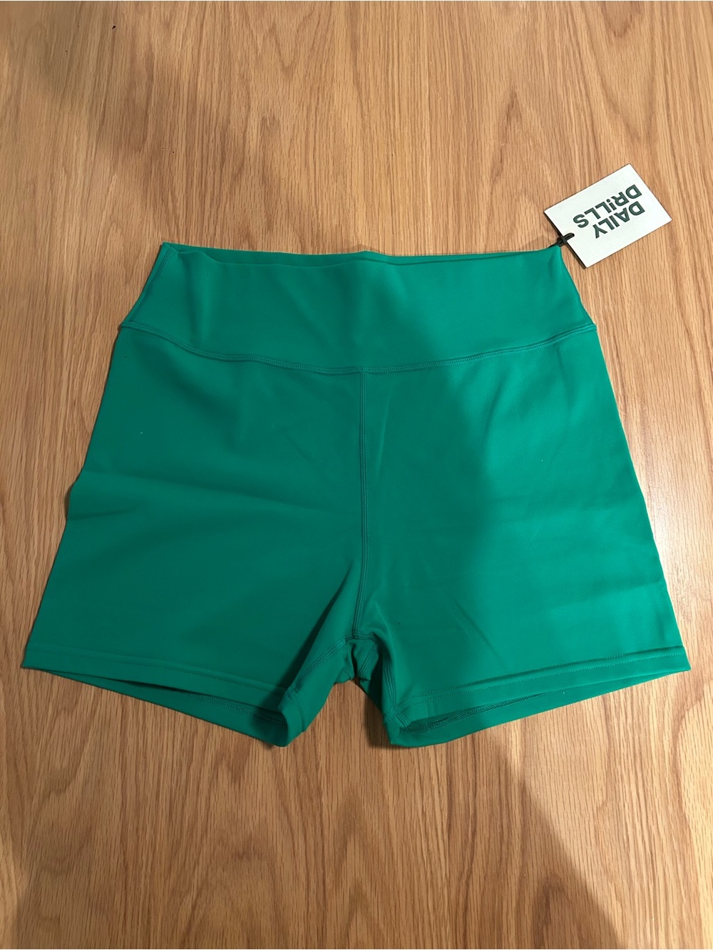 Daily Drills Chill! Everyday Bra & V Shortie Shorts Set- Kelly Green Size XL NWT - Picture 13 of 16